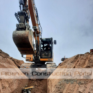 Punime me eskavator per rikonstruksione Punime me eskavator per rikonstruksione